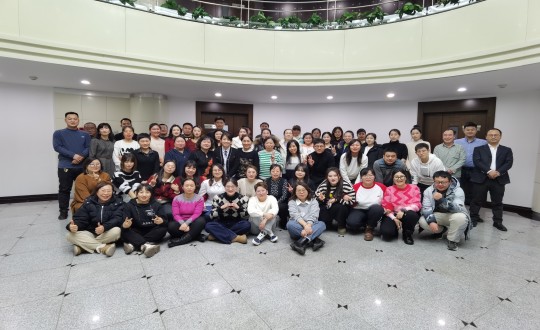 2024年1月13日，藥業(yè)公司舉辦2023年度總結(jié)表彰暨“平行起飛”主題年會(huì)_副本.jpg