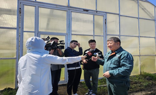2024年5月24日，農(nóng)業(yè)總公司副總經(jīng)理侯正發(fā)接受《守望都市》采訪_副本.jpg